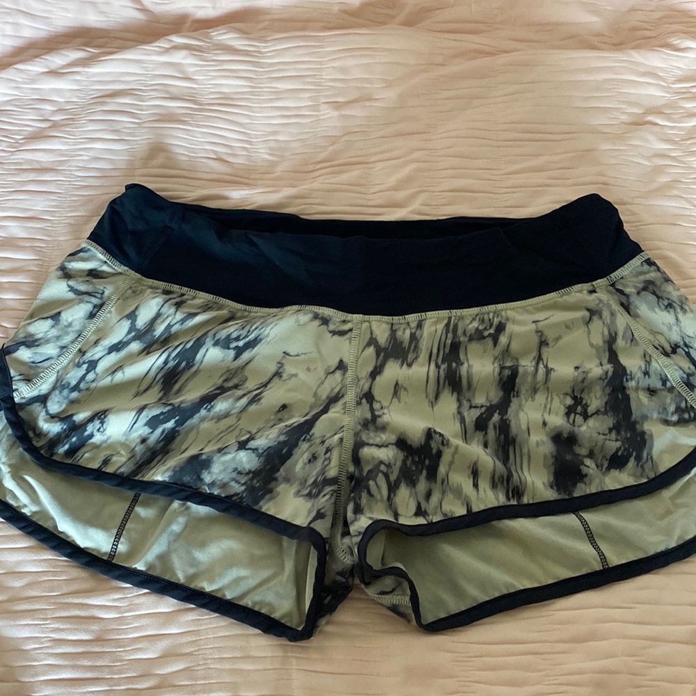 lululemon lined Speed Up low rise 2.5” shorts size 8